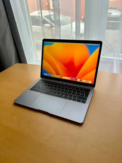 Laptop Apple 13 MacBook Pro 2017 intel i5, View more