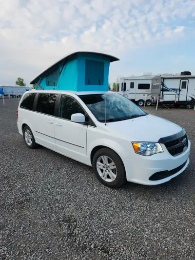 Dodge Grand Caravan 2015 Caravan vr 5 mars illusion Campeur V6 automatique 150 000km Toit pop-up Lav...