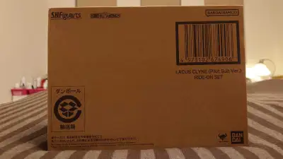 Bandai S.H.Figuarts LACUS CLYNE (Pilot Suit Ver.) Ride-on Set, View more