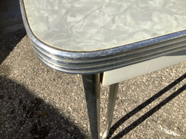 Retro vintage Formica chrome kitchen table..  in Dining Tables & Sets in Cambridge - Image 3