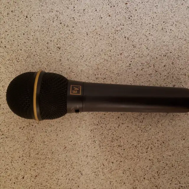 VOCAL MICS, AKG , EV,  Superlux, Tortech, in Pro Audio & Recording Equipment in City of Toronto - Image 4