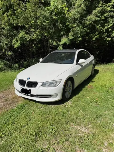Selling 2011 BMW 328i xDrive as is. It features a sleek white exterior paired with a clean black lea...