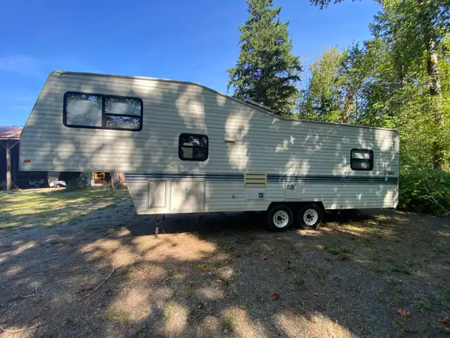 5TH WHEEL TRAILER FOR SALE OR RENT , DAILY / WEEKLY OR MONTHLY in Travel Trailers & Campers in Campbell River - Image 3