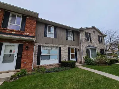 3 Bdrm Townhome For Rent Aug 1st - Burlington 5475 Lakeshore