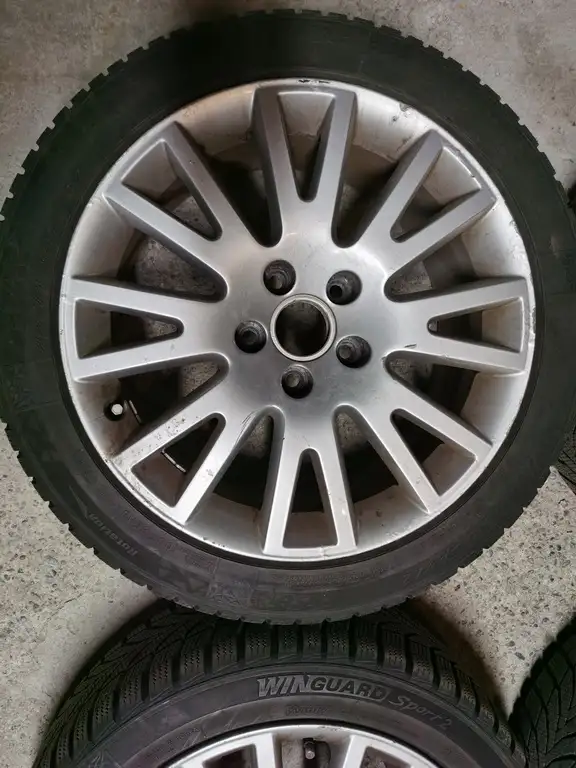 AUDI OR VW RIMS 5*112MM WITH LIKE NEW 225/45/17 NEXEN WINTER TIR in Tires & Rims in City of Toronto - Image 4