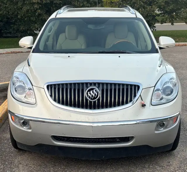 2012 Buick Enclave CLX2 in immaculate condition.569252868932259843