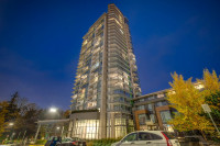 North Vancouver 1 Bed 1Den 771Sq easy access to Hwy