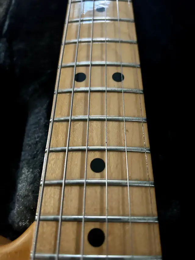 1978 fender telecaster  in Guitars in City of Montréal - Image 8