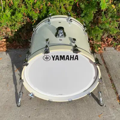 Yamaha 20x16 Absolute Hybrid Maple Bass Drum Polar White AHM AMB, View more