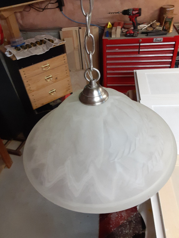 Swag lamp in Indoor Lighting & Fans in Oshawa / Durham Region - Image 2