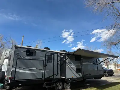 I'm selling my Aerolite Travel Trailer, a cozy home on wheels perfect for your next adventure! This...