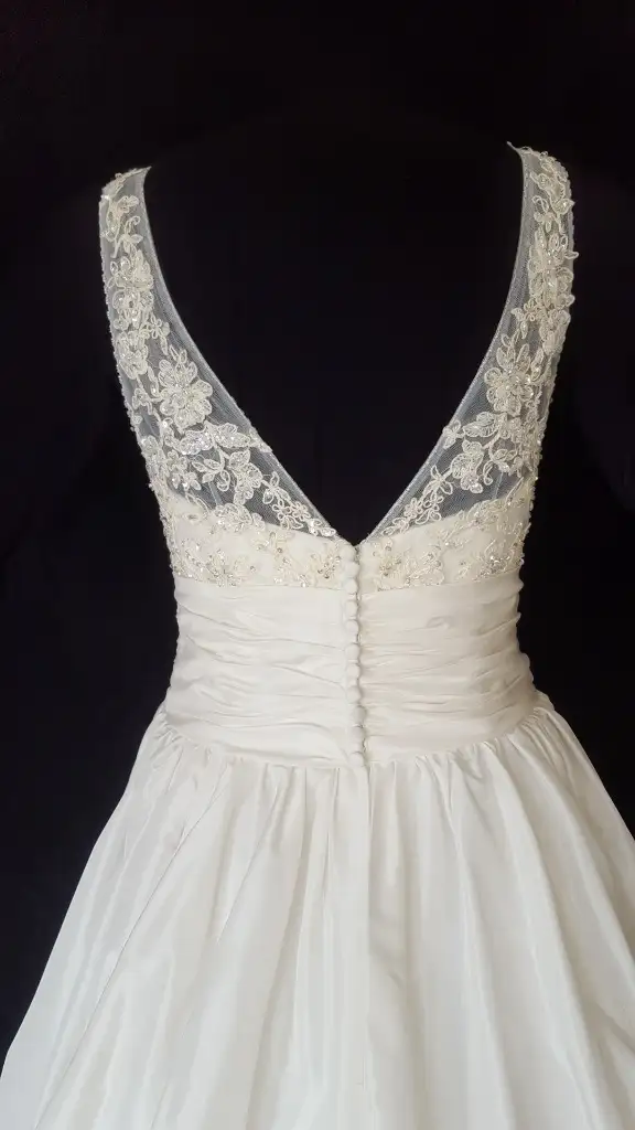 Princess Wedding Dress in Wedding in Saskatoon - Image 8