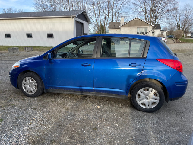 Nissan versa 2011 dans Autos et camions  à Sherbrooke - Image 2