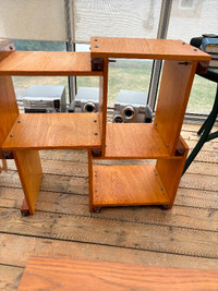 Bibliothèque en bois massif