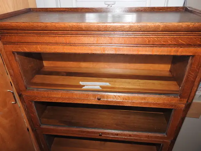 antique barrister bookcase 4 glass level high medium tiger oak in Bookcases & Shelving Units in Hamilton - Image 5