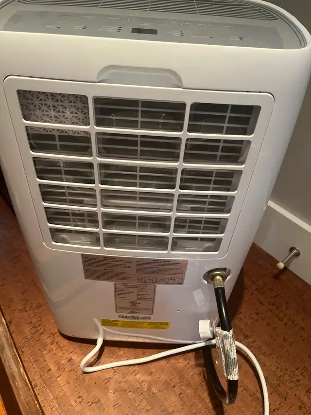 Royal Sovereign Dehumidifier  in Heaters, Humidifiers & Dehumidifiers in Calgary - Image 4