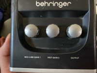 Behringer u-phoria um2 audio interface 