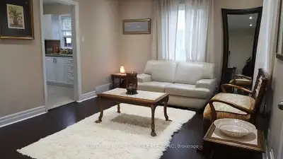 186 maurice drive oakville - detached near Lakeshore rent 4 bedroom upstairs or 2 bedroom basement 4...