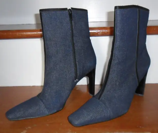 Women’s TRENDY Nine West Blue Denim & Leather Short Boots 8M