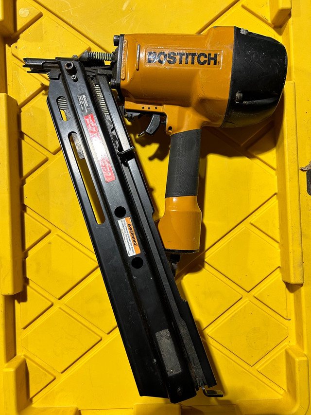 Bostitch framing Nailer in Power Tools in Moose Jaw - Image 2