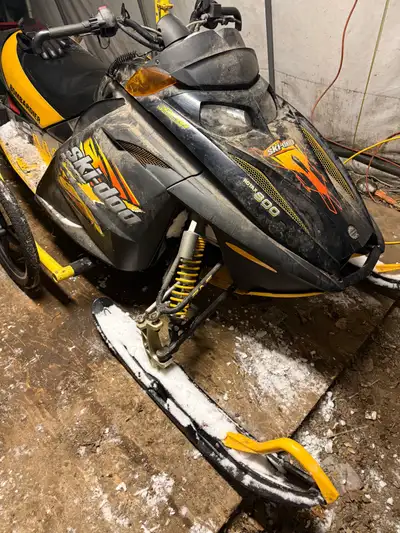 Looking for atvs sleds small engines stuff that needs work that you want gone thanks