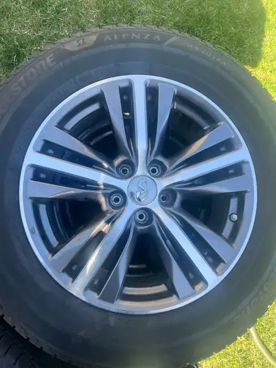 235/65/r18 On infinity rims, bolt pattern is 5x114.3 Came of infinity qx60 Tires and rims were bough...