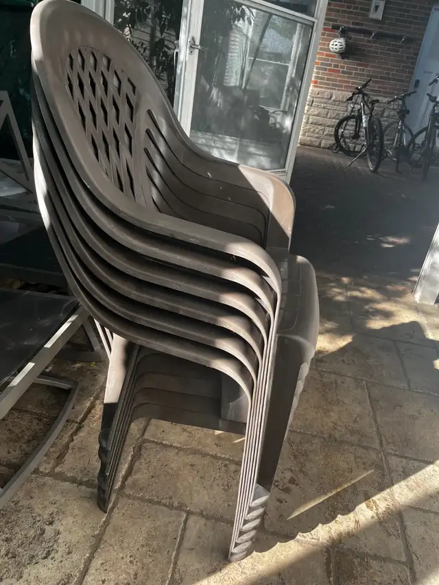 Plastic garden/home chairs 6 for $60 in Patio & Garden Furniture in Mississauga / Peel Region - Image 2