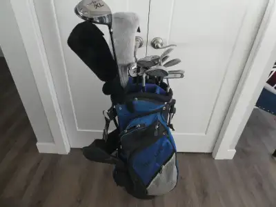 Men’s Right Hand Top Flite Golf Club set and IZZO bag, View more