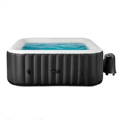 Enjoy great relaxation with this inflatable hot tub that delivers a bubble massage through 130 air j...