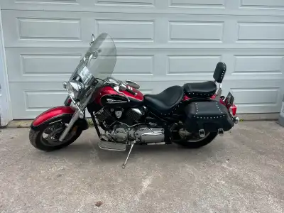 2005 Yamaha V-star 1100 Silverado. 14,500 km, lady driven, very good condition. Has a few scratches/...