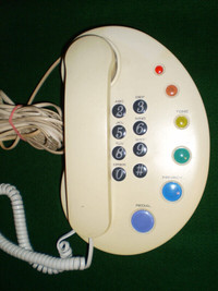 Radio Shack Pallette Large Push Button Fashion Phone, White