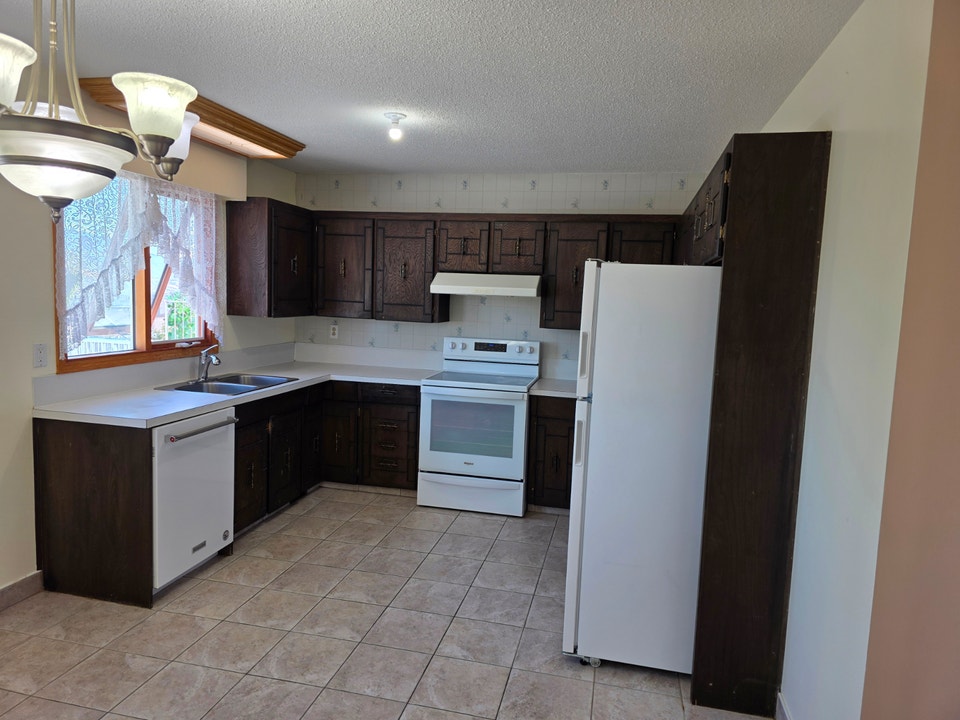 4-Bedroom Home for Rent in Lower Sahali 4