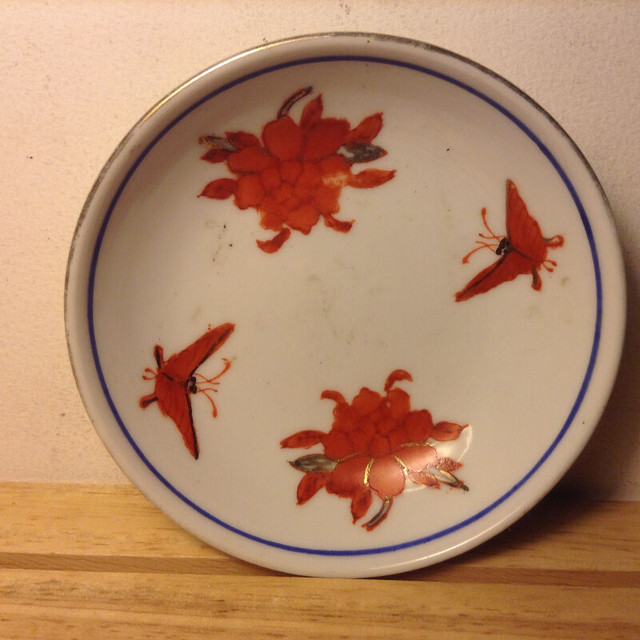Antique Chinese small plate IRON-RED in Arts & Collectibles in Vancouver