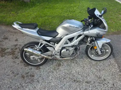 2003 sv650s Clean title in hand $3500 as is obo Text 4168918284