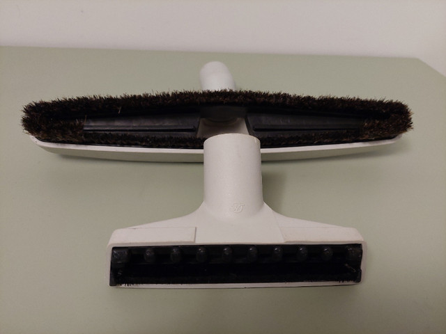 Universal Vacuum Attachment Brushes in Vacuums in City of Toronto - Image 2