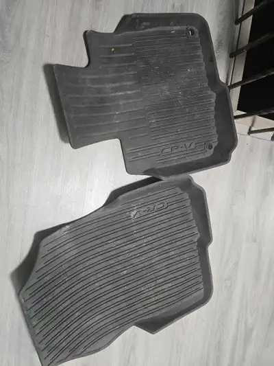 Honda crv only two mats, free