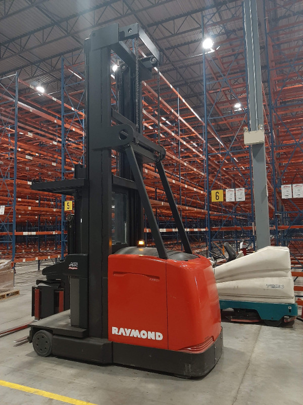 2010 Raymond 970-CSR30T Man Up Swing Reach Turret Forklift in Other Business & Industrial in Mississauga / Peel Region - Image 3