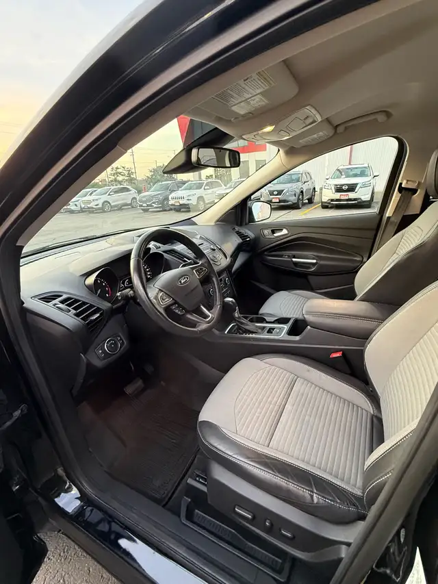 2018 Ford Escape SE AWD538448218031411208
