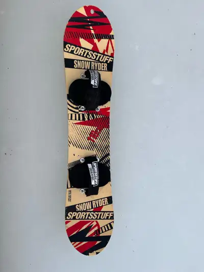Kids beginner snowboard Good used condition. Can be picked up in Tuxedo area, or east end of city du...