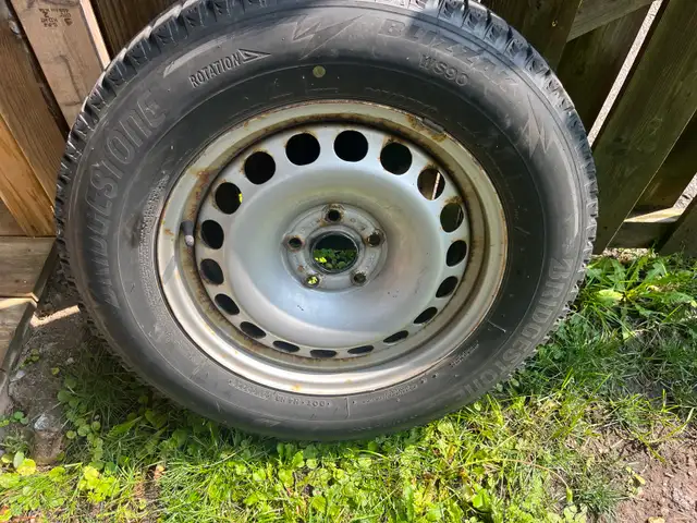 215/65/16 Bridgestone Blizzak winter tires on rims in Tires & Rims in Barrie - Image 3