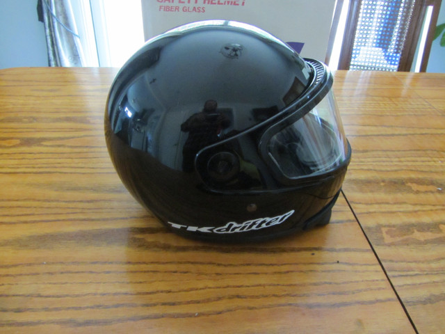 KBC Motorcycle Safety Helmet DOT Fiberglass Size LG in Other in Oakville / Halton Region - Image 3