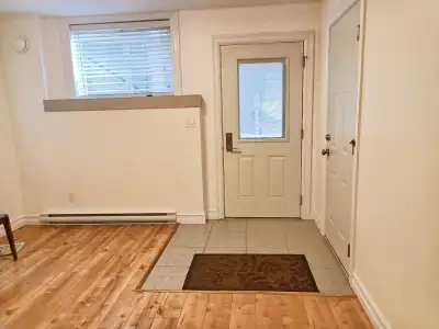 2-Bdr suite close to UVic