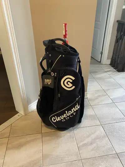 Cleveland Golf Cart Bag Not free please make an offer , View more