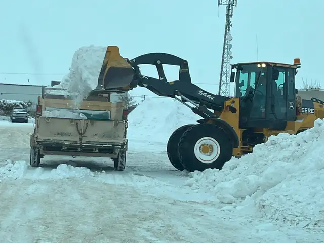 Snow Removal579217582331668481