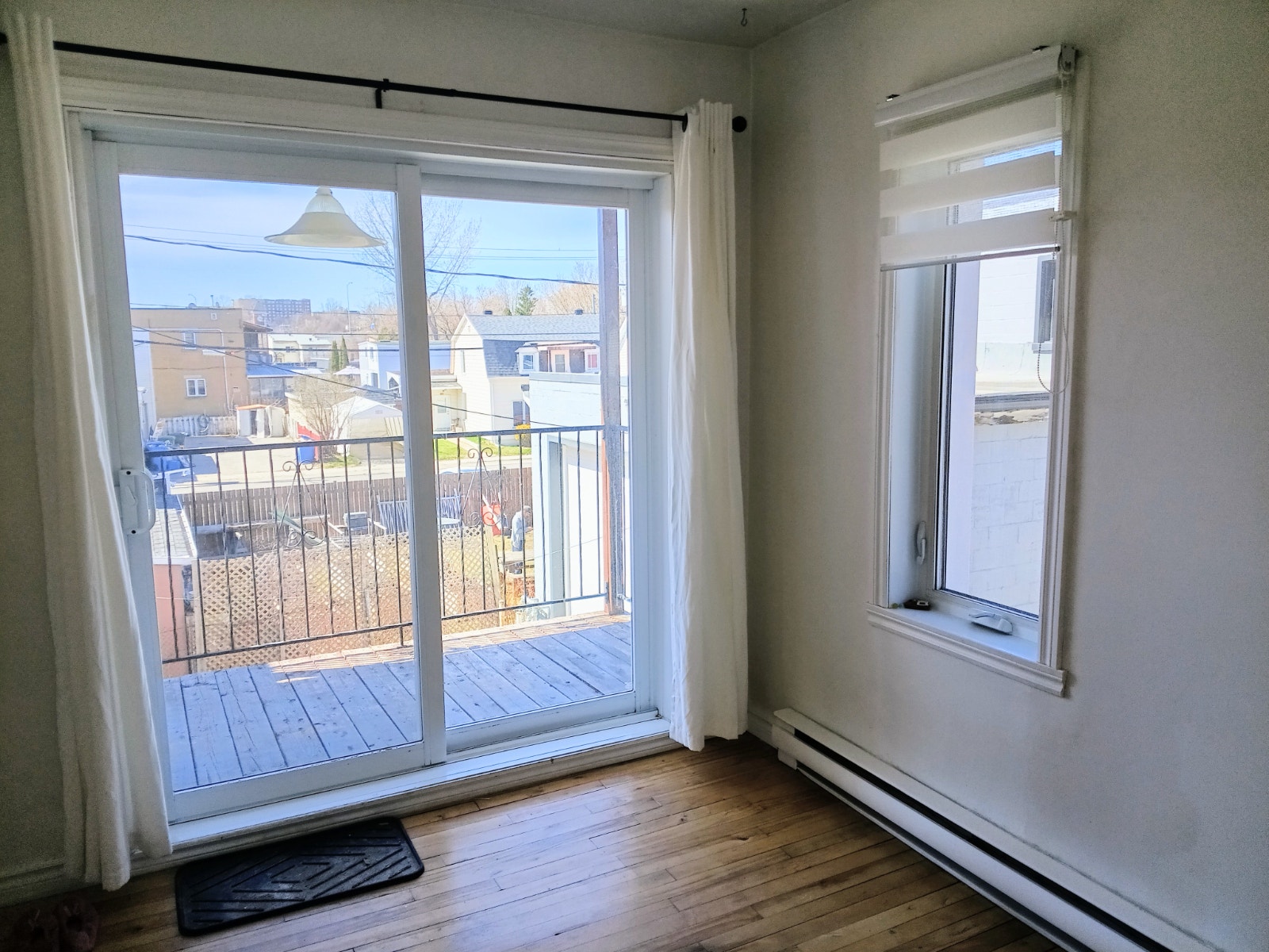 Chaleureux 4 1/2 à deux pas du centre-ville (Animaux acceptés) — photo 2