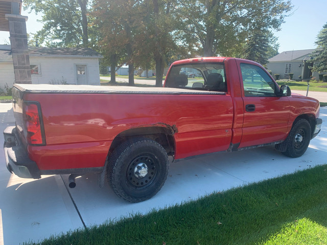 2006 Chevy Silverado in Cars & Trucks in Sarnia - Image 2
