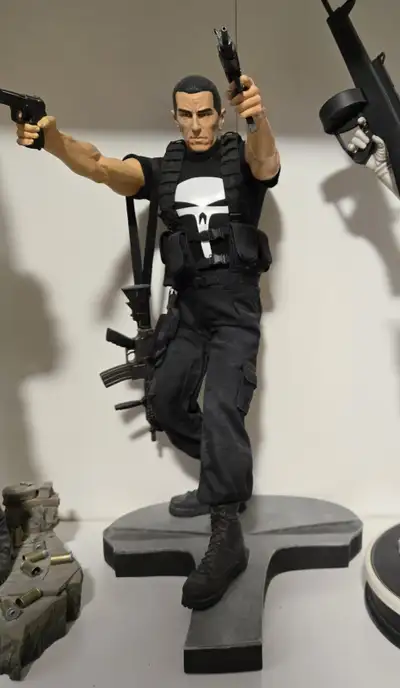 Tim Bradstreet Edition - comes with art box, in like new condition.