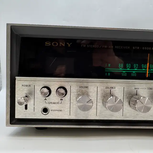 Vintage Sony STR-6036A FM/AM Stereo Receiver Tested Working Japa in Stereo Systems & Home Theatre in City of Toronto - Image 3