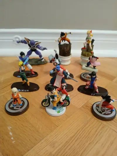 I have 25 mini DRAGONBALL FIGURES- JAPAN ANIME - B/S.T - GOKU GOHAN AUTHENTIC - all figures are 1 3/...