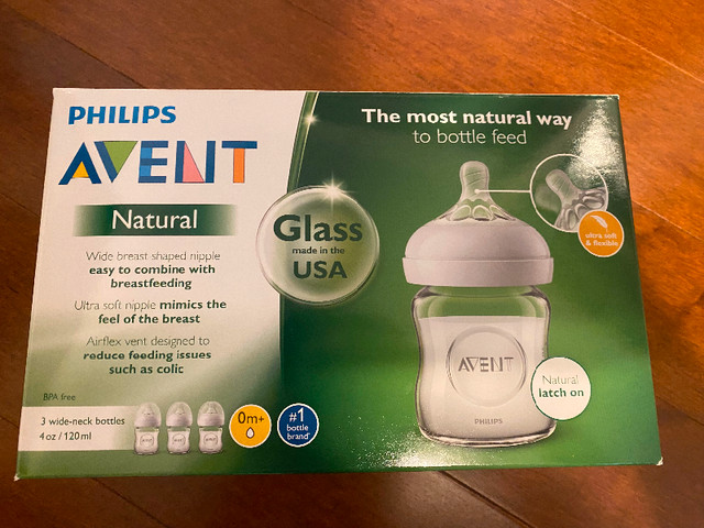 3 Philips Avent Natural Glass Baby Bottles 4oz + 6 Sealing Discs in Feeding & High Chairs in Markham / York Region